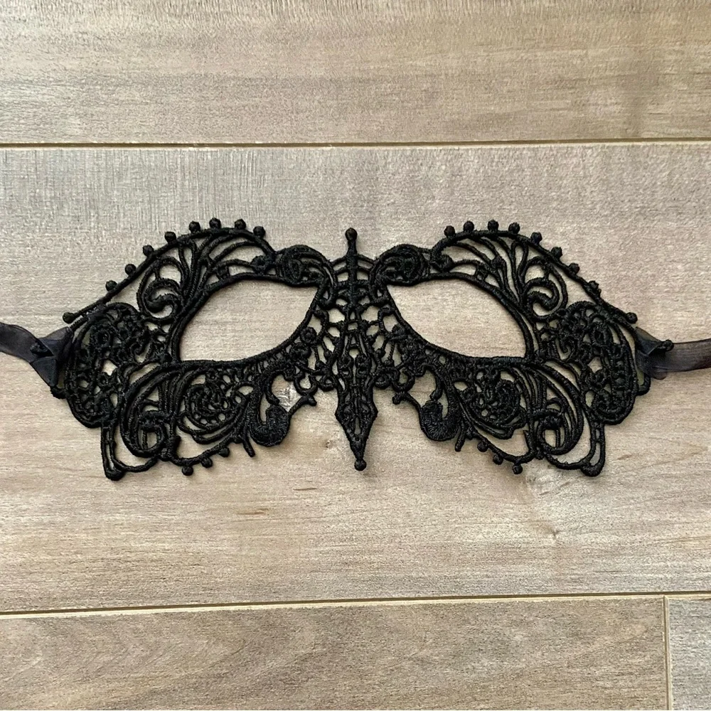 Black Lace Face Mask